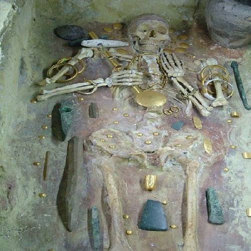 روش کاووش در قبرستان ها